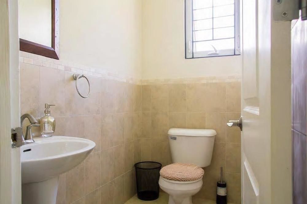 New Kingston Guest Apt At Sonoma Estate Εξωτερικό φωτογραφία