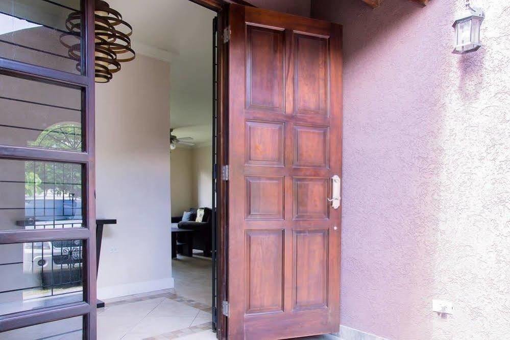 New Kingston Guest Apt At Sonoma Estate Εξωτερικό φωτογραφία