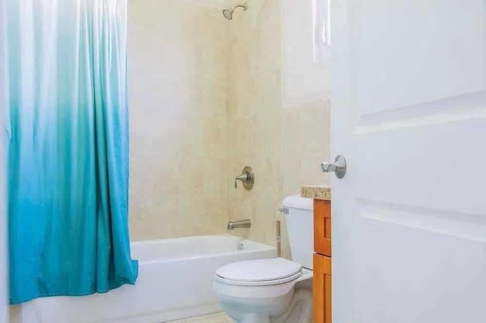 New Kingston Guest Apt At Sonoma Estate Εξωτερικό φωτογραφία