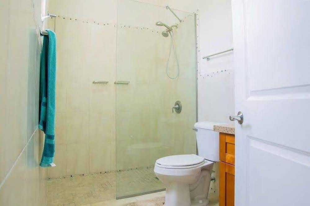 New Kingston Guest Apt At Sonoma Estate Εξωτερικό φωτογραφία